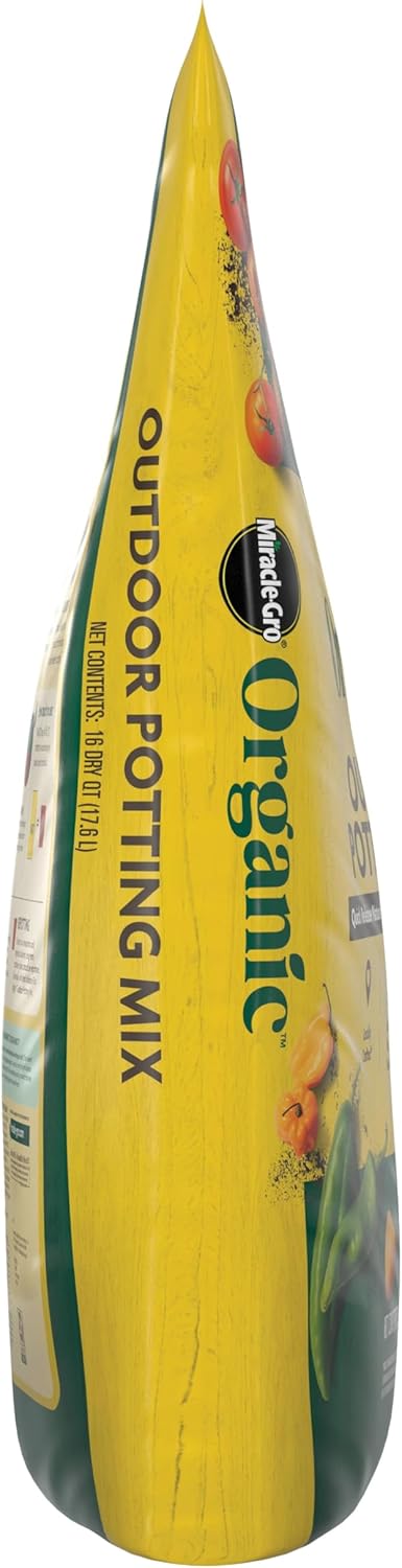 Miracle-Gro Organic Outdoor Potting Mix - Premium Soil for Container Plants | Quick-Release Fertilizer, 16 qt.