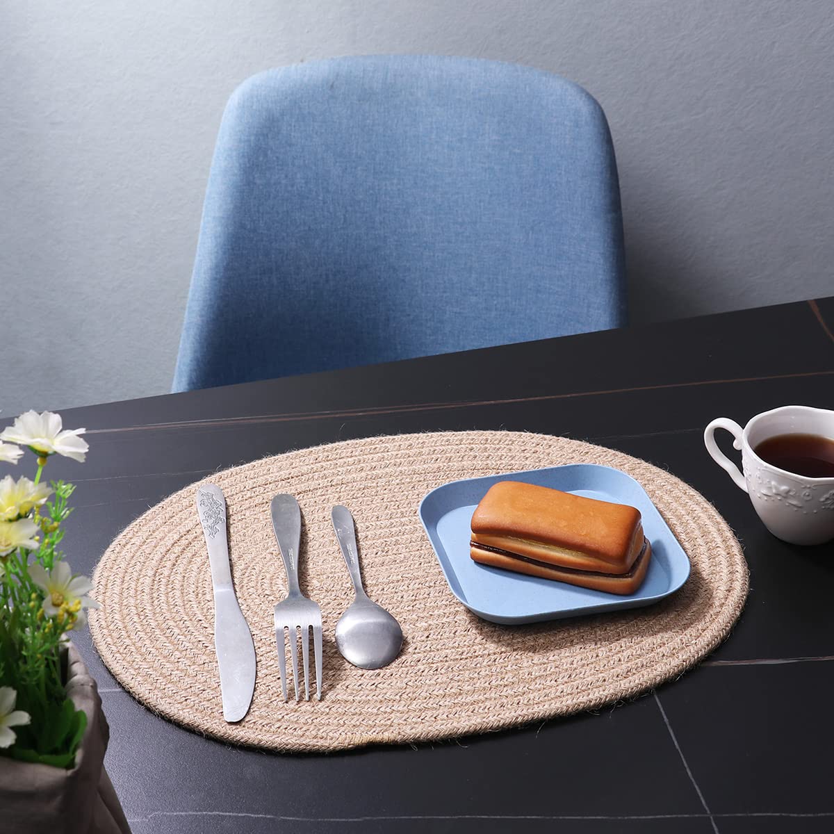 WENFOME Jute Woven Placemats Set of 6, Round Braided Tablemats Natural Jute Handmade Woven Plate Chargers Heat Resistant Non-Slip Potholder for Table Decoration(13 inch)