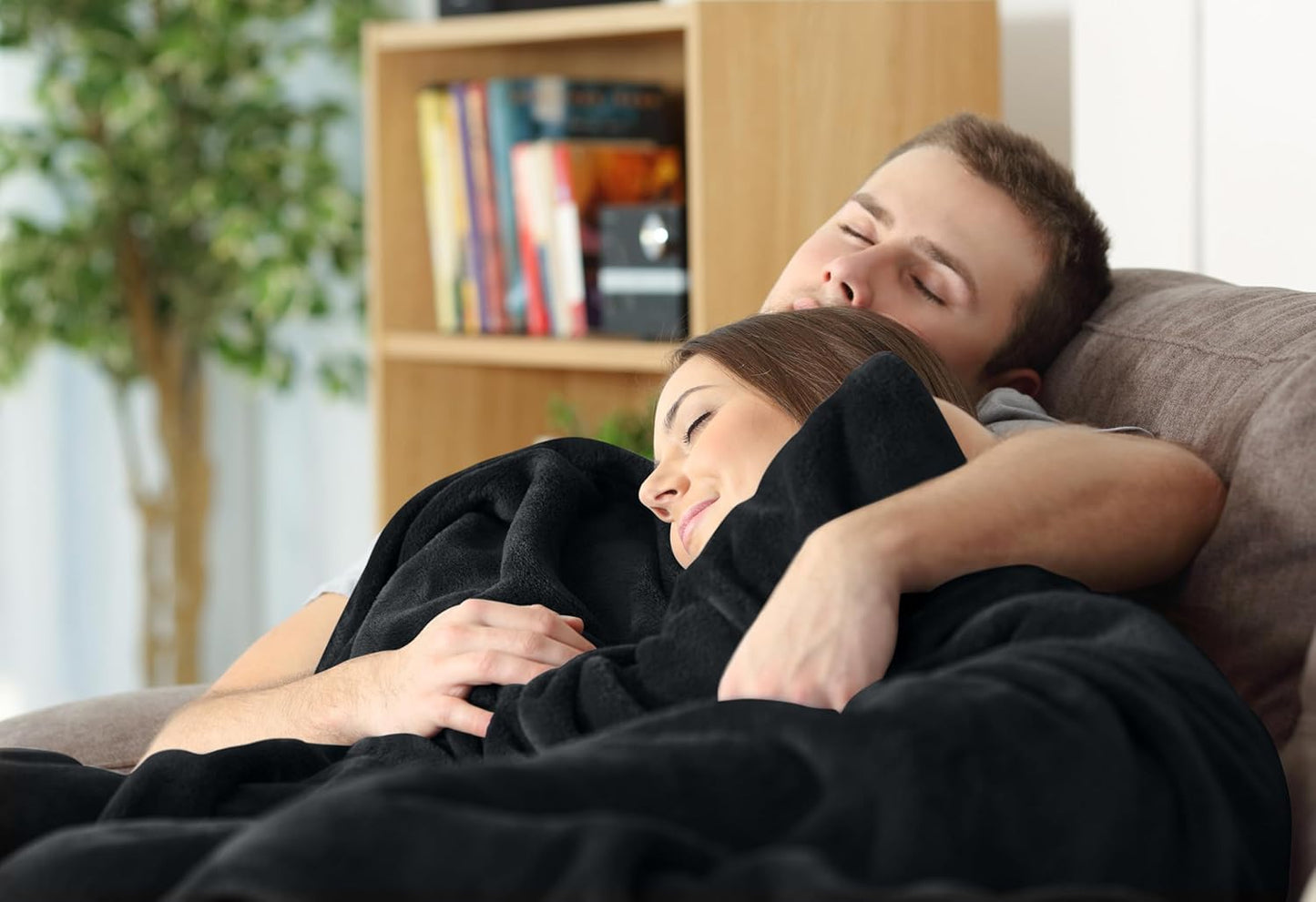 Utopia Bedding Fleece Blanket - XL Ultra Soft & Warm Black Throw (50x70 Inches) | Cozy All-Season Home Decor Gift