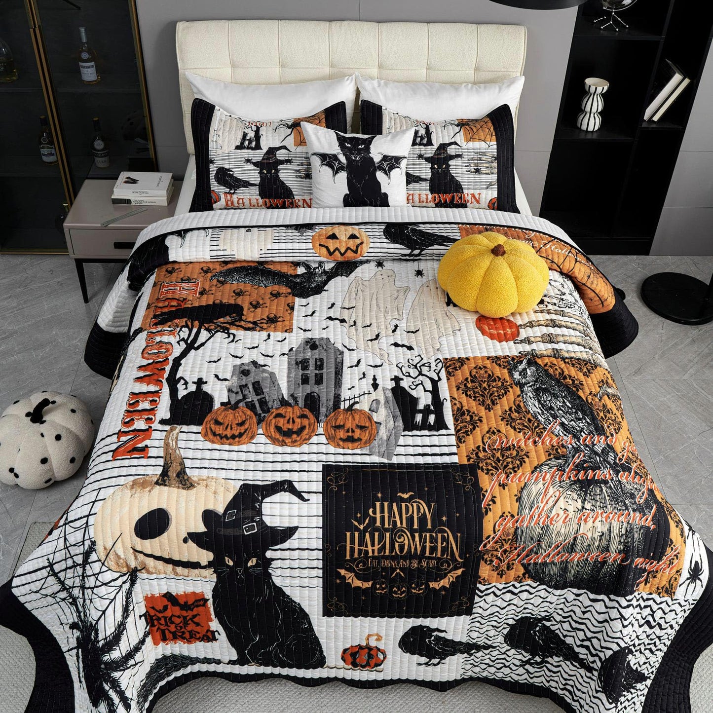 Cmfshape Halloween Quilt Set King Size,Black Reversible Quilt Bedding Set 3PCS,Bat Pumpkin Spider Festival Themed Bedspread King,Decorative Bedding Coverlet with 2 Pillow Shams(Black&White,104"x90")